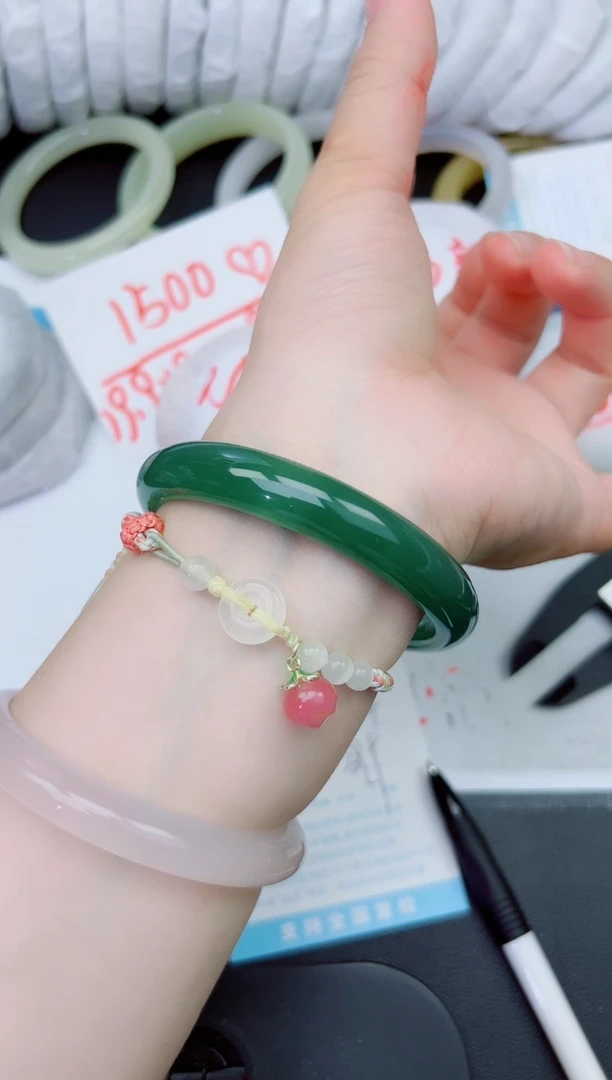 石英质玉手镯未镶嵌17-63