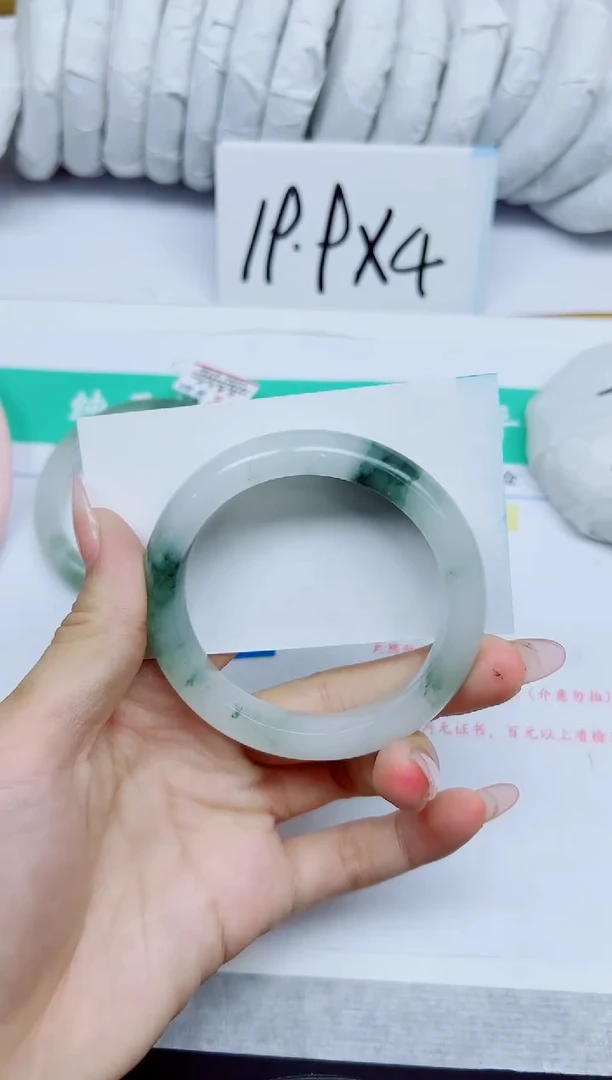 石英质玉手镯未镶嵌225/54.6