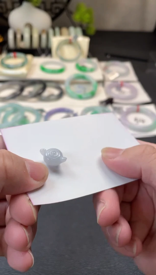 翡翠未镶嵌颈饰橘***皮有纹裂