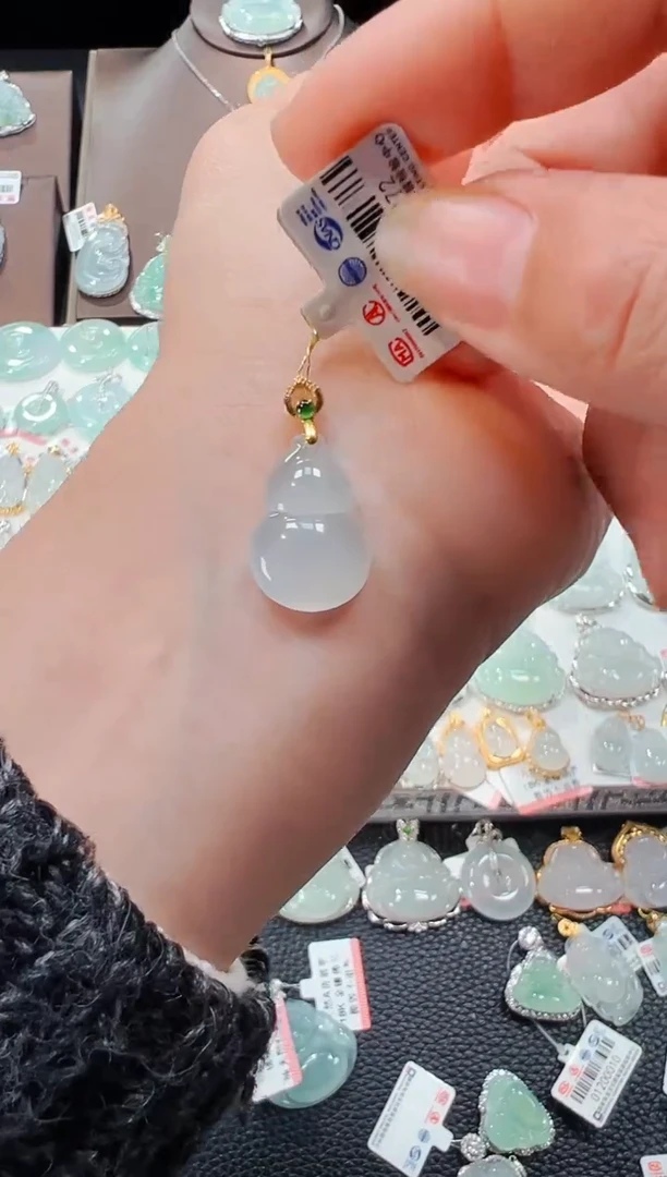 【闪购商品】翡翠吊坠(不含链)18K金镶嵌葫芦吊坠272