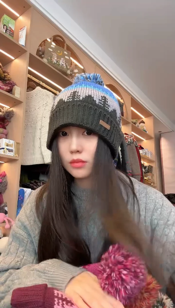 羊毛灰蓝翻边小树帽