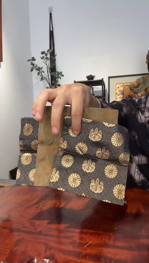 瓷片中古品个别存有岁月痕迹，谨慎下单哦~