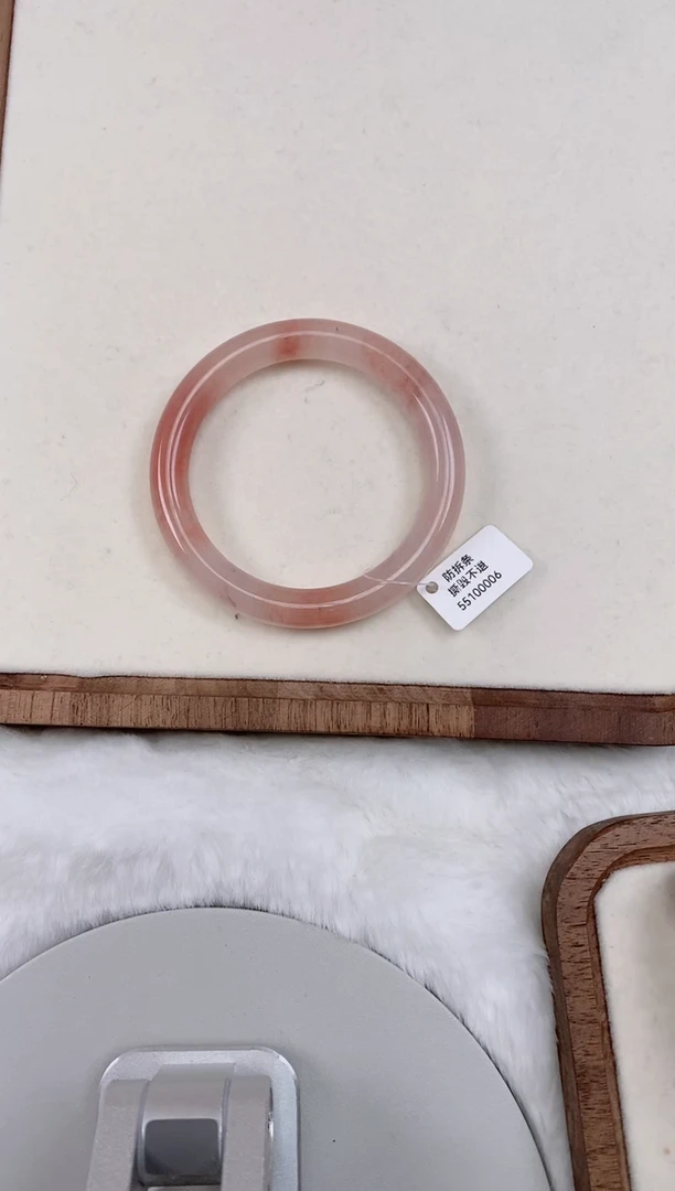【闪购商品】石英质玉手镯未镶嵌8