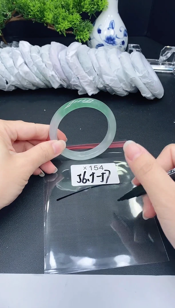 未镶嵌手镯翡翠154