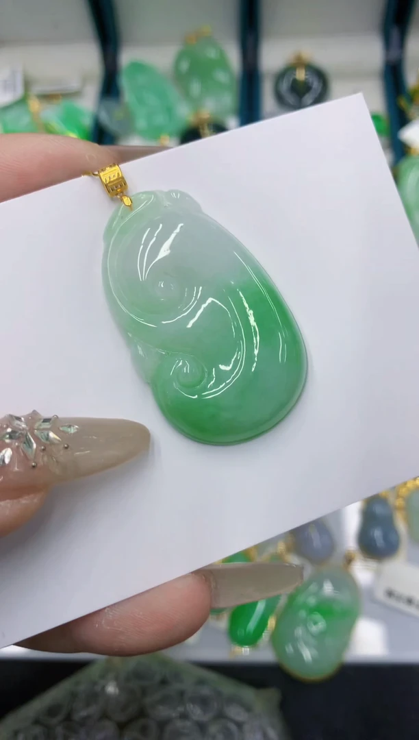 颈饰18K金镶嵌翡翠11111