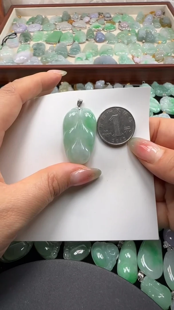 吊坠(不含链)18K金镶嵌翡翠叶子