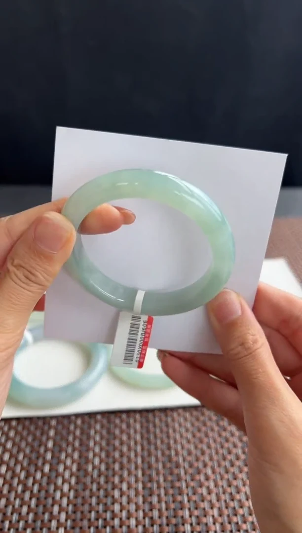 翡翠手镯未镶嵌21号52.7*9.8*9.2