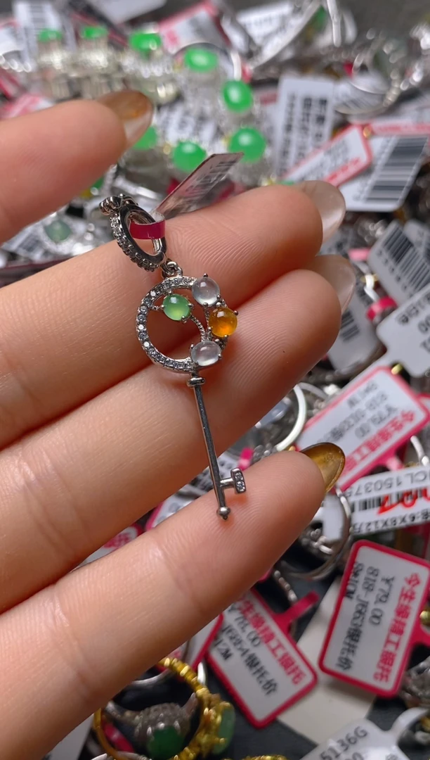 银S925镶嵌戒指翡翠百内无证书