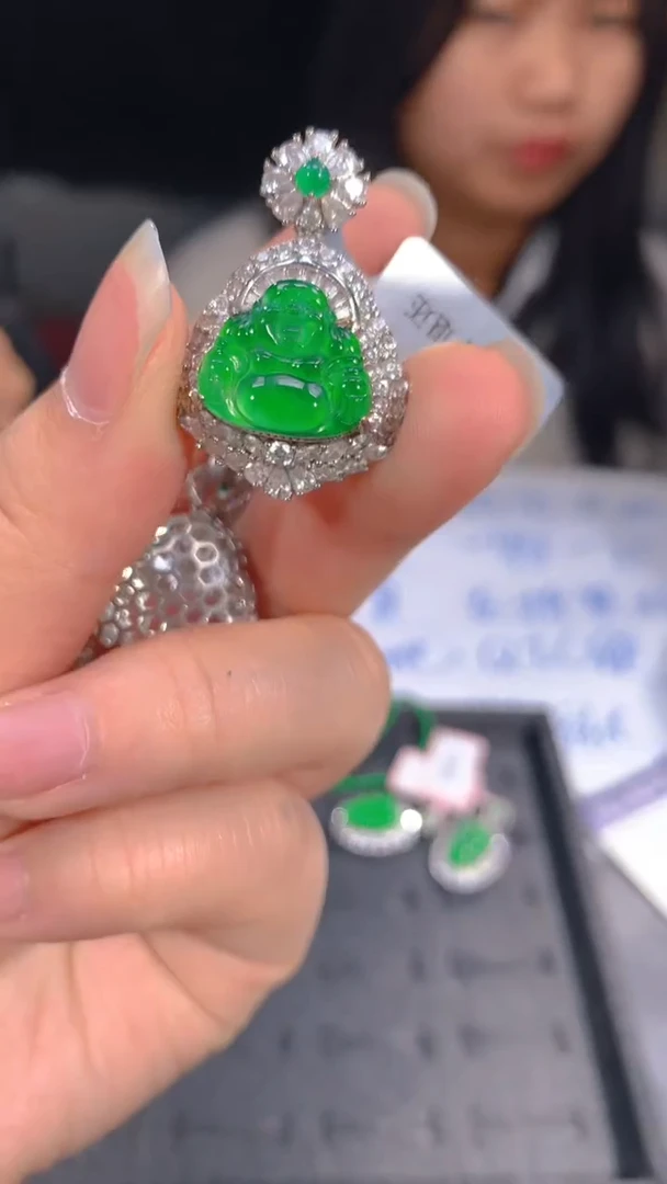 【闪购商品】定制翡翠未镶嵌38定制翡翠，多样性发货（发其一）