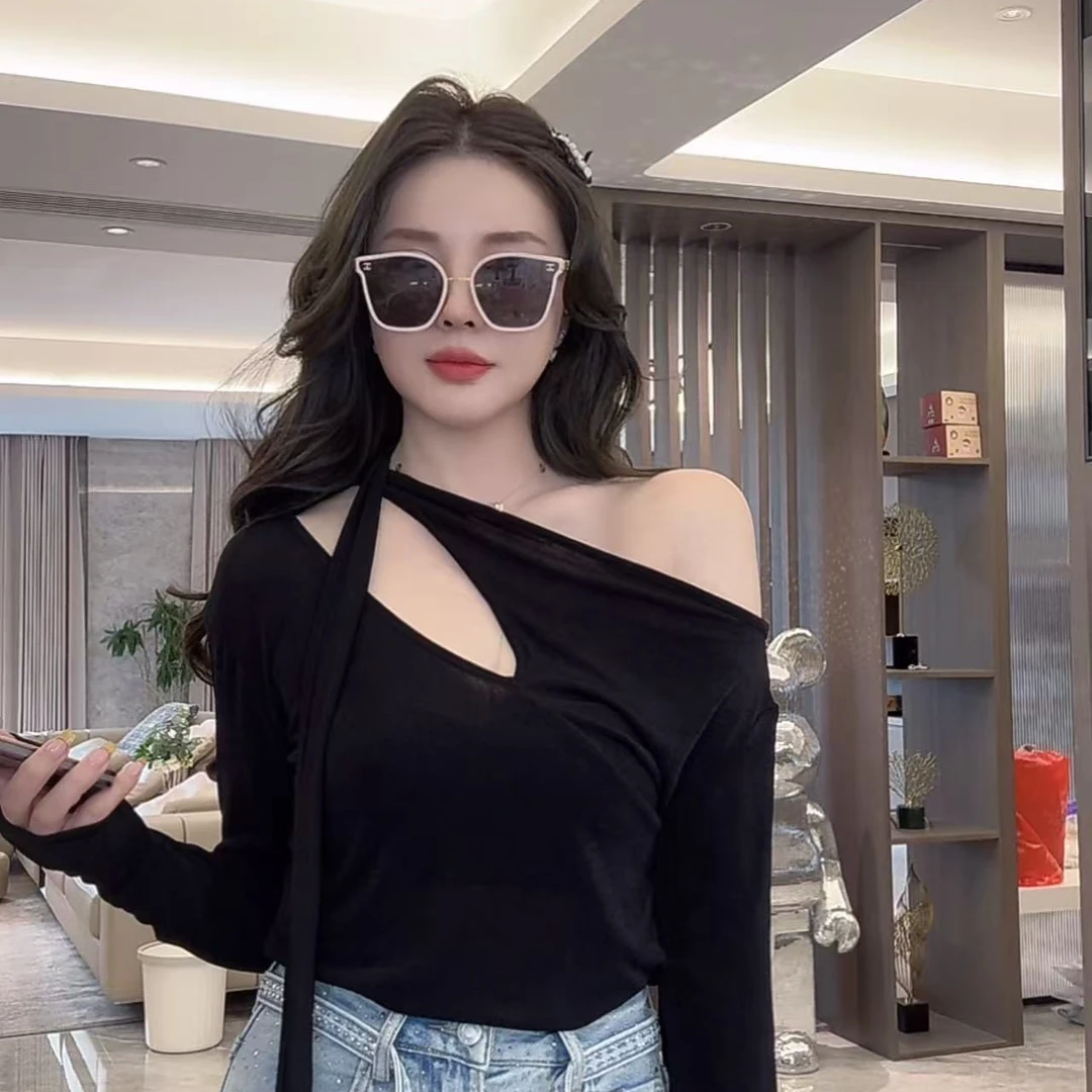 福利7.1号时尚设计款飘带上衣  （现货）显瘦气质性感修身设计感飘