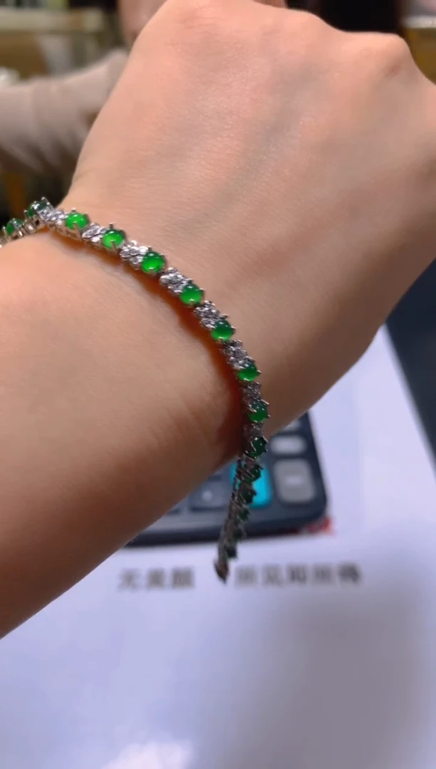 未镶嵌手链翡翠多样性发一