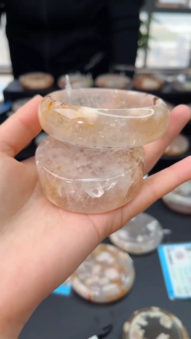 【闪购商品】石英质玉手镯未镶嵌赠送镯心（圈口57