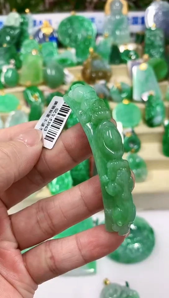 【闪购商品】翡翠吊坠(不含链)未镶嵌挂件