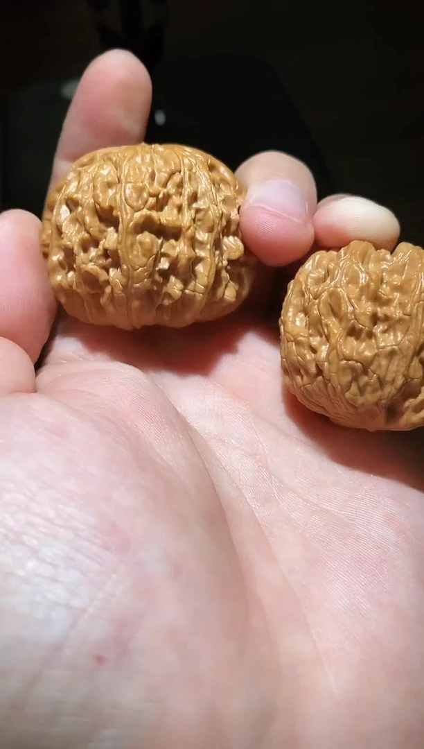 桃核把件微修打底闷白42-43