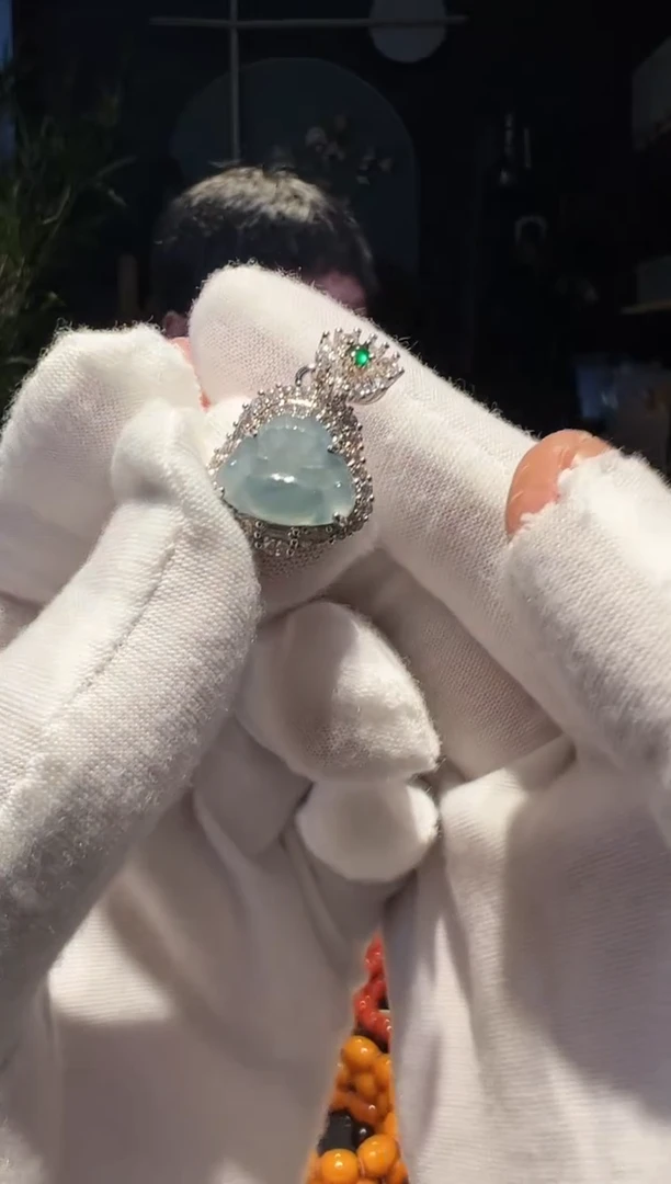 翡翠未镶嵌吊坠(不含链)挂件