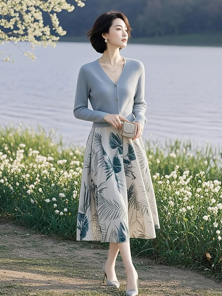 春秋气质休闲蓝色针织开衫休闲高级感印花半身裙套装99382+Q207