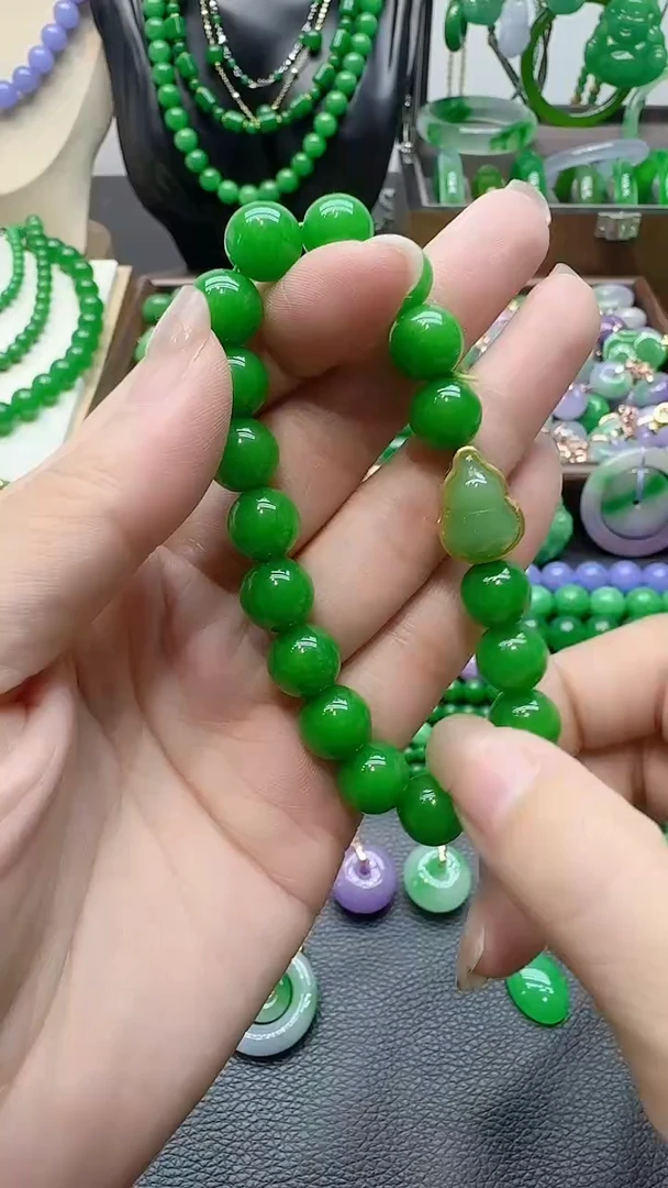 颈饰未镶嵌翡翠碧色葫芦手串