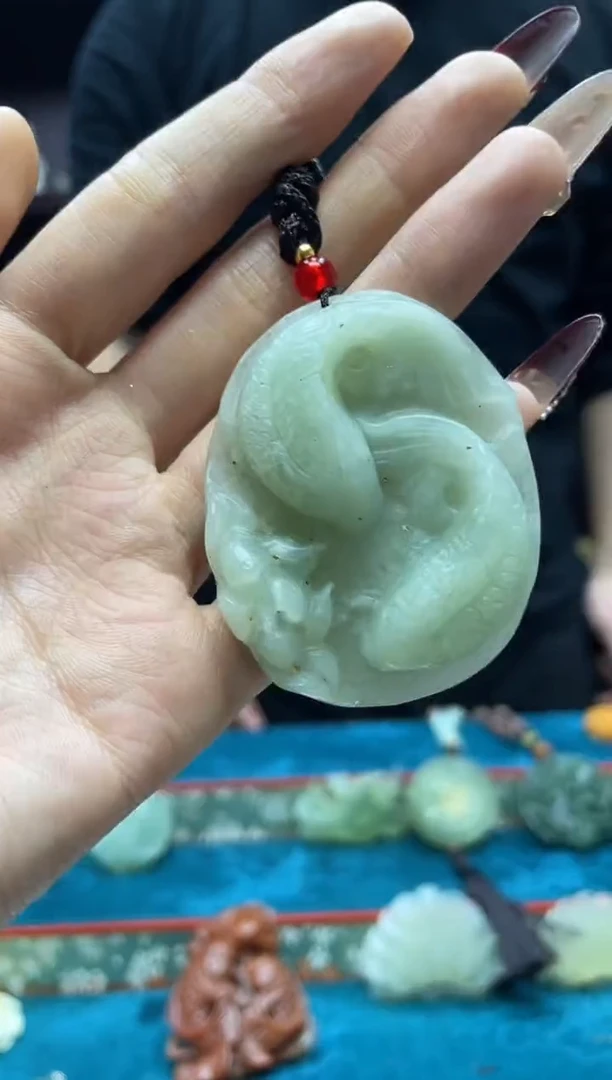 未镶嵌岫玉吊坠·
