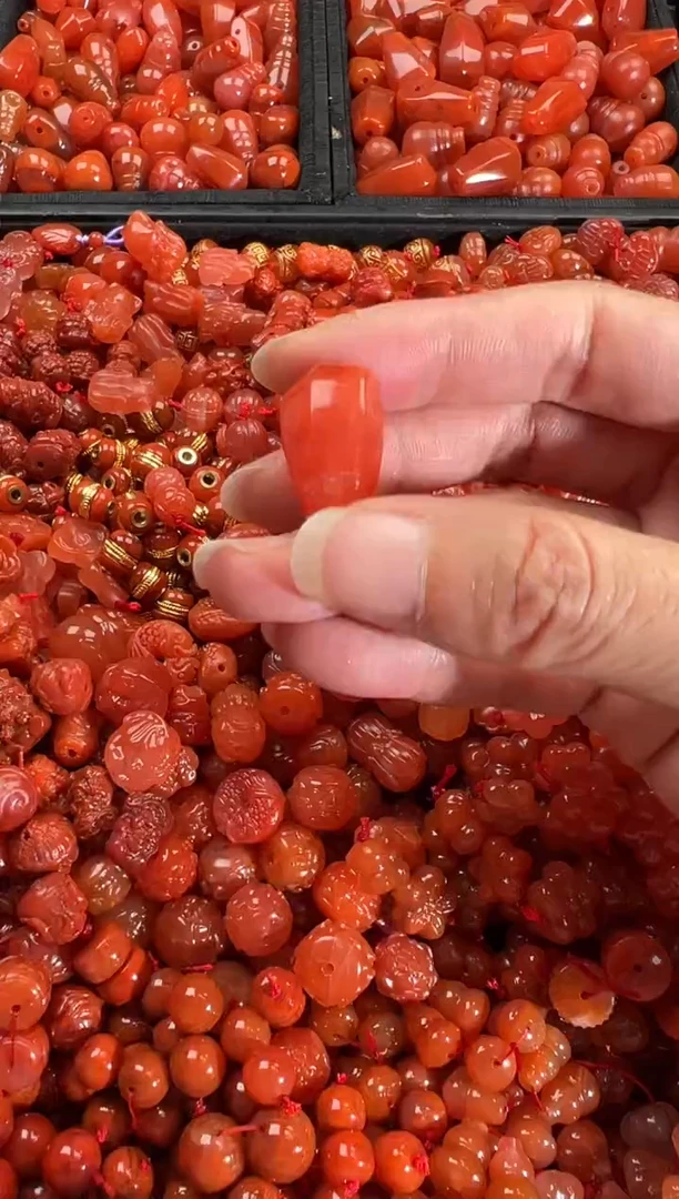 【闪购商品】南红玛瑙颈饰未镶嵌1