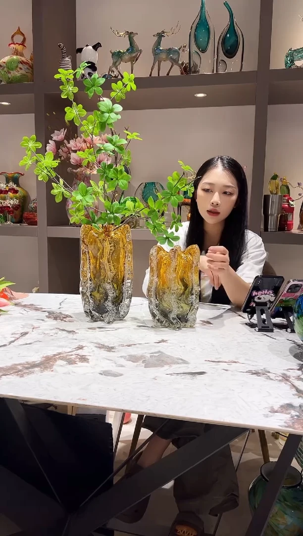 暖色朝阳琉璃花瓶一对（不含绿植）