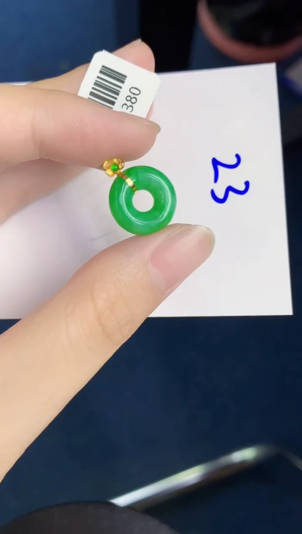 翡翠18K金镶嵌颈饰天然翡翠緬甸A貨