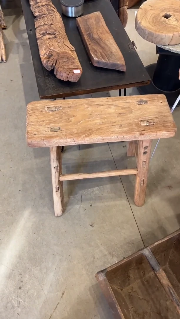 木（非红木类）凳子