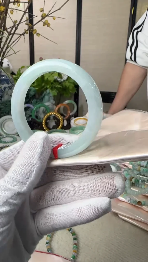 未镶嵌手镯翡翠手镯