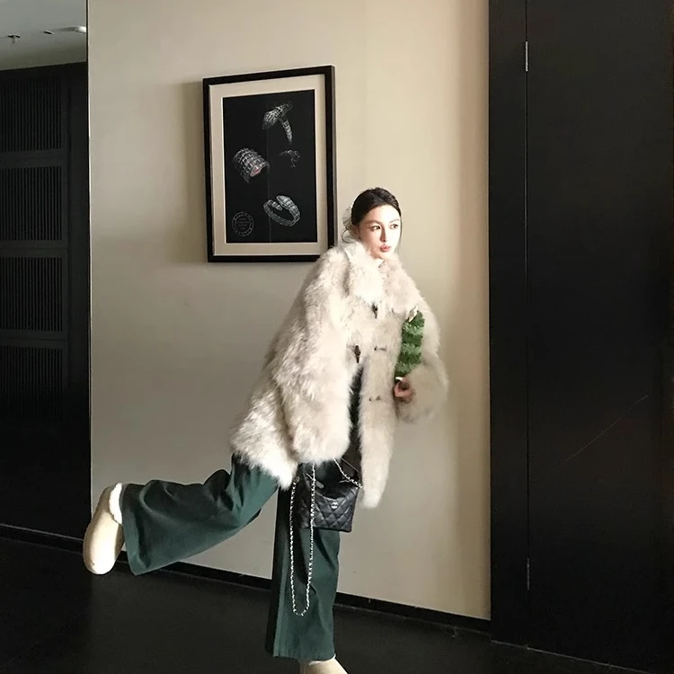 【COCO LIMITED】"寻梦山茶"定制牛角扣奢贵轻盈山羊绒皮草