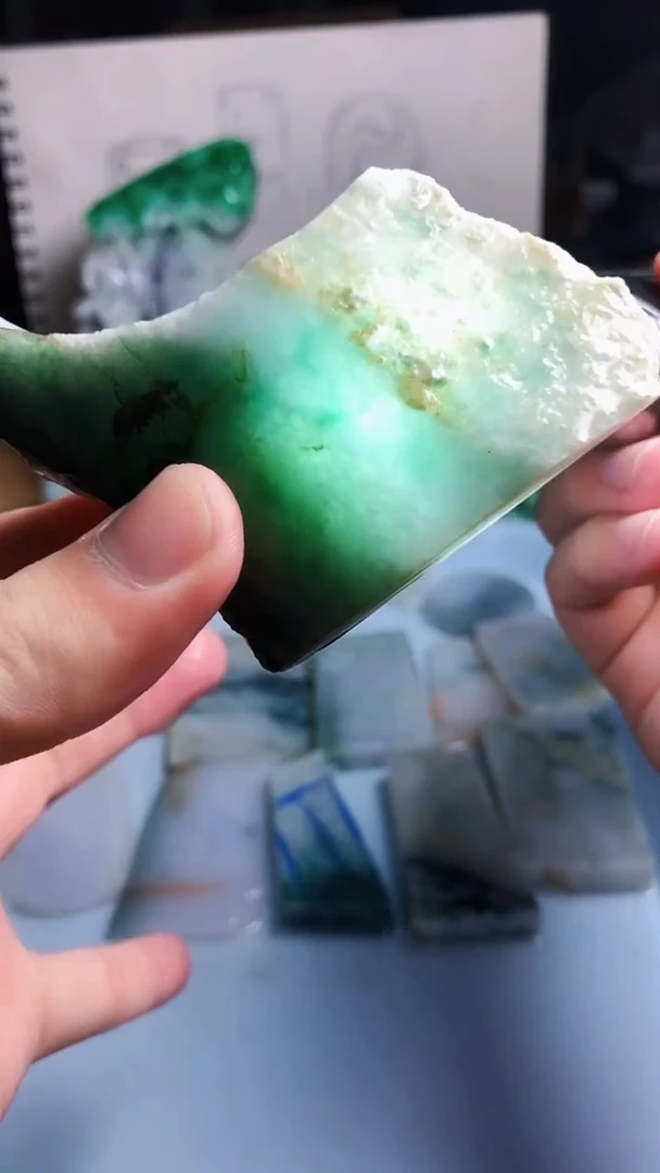 翡翠未镶嵌颈饰天然缅甸A货翡翠