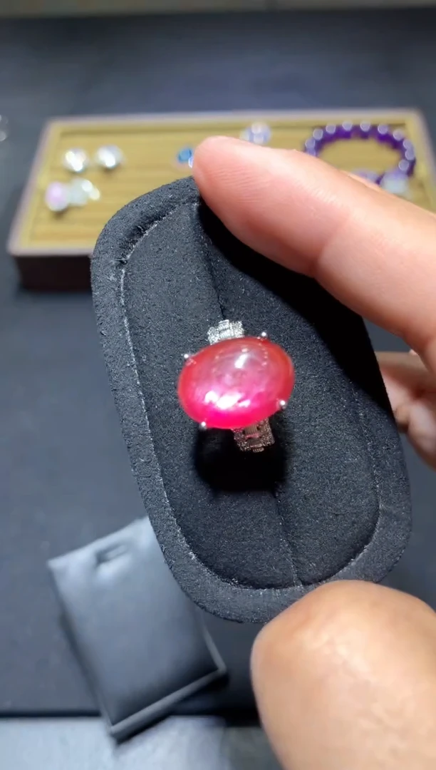 未镶嵌锂辉石紫锂云母Y75