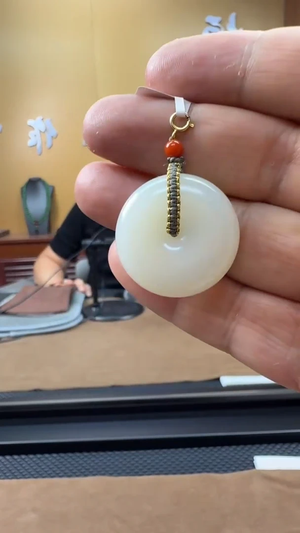 颈饰未镶嵌和田玉挂件