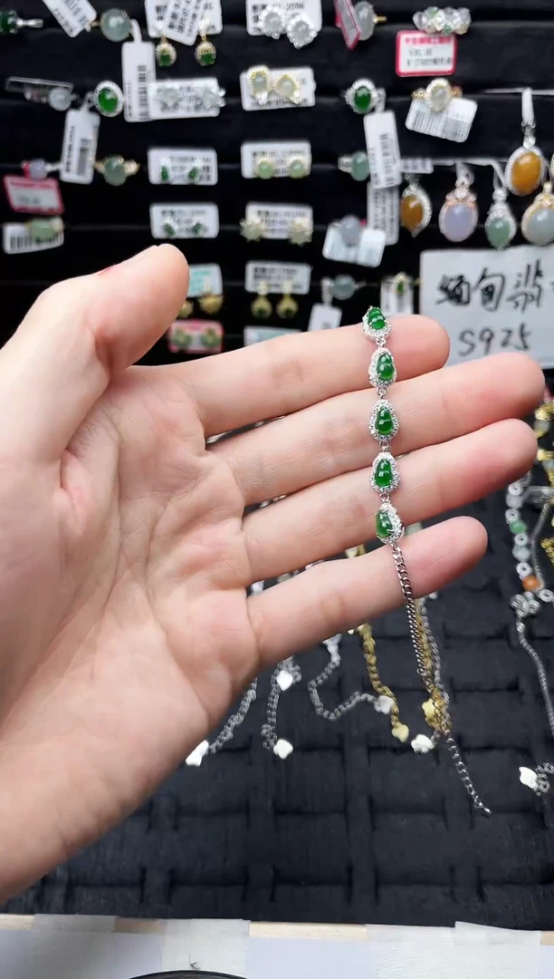 颈饰未镶嵌翡翠我