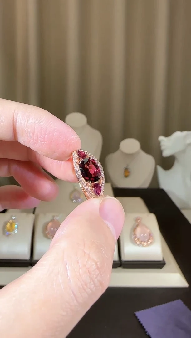 【闪购商品】石榴石戒指银S925镶嵌6*8mm