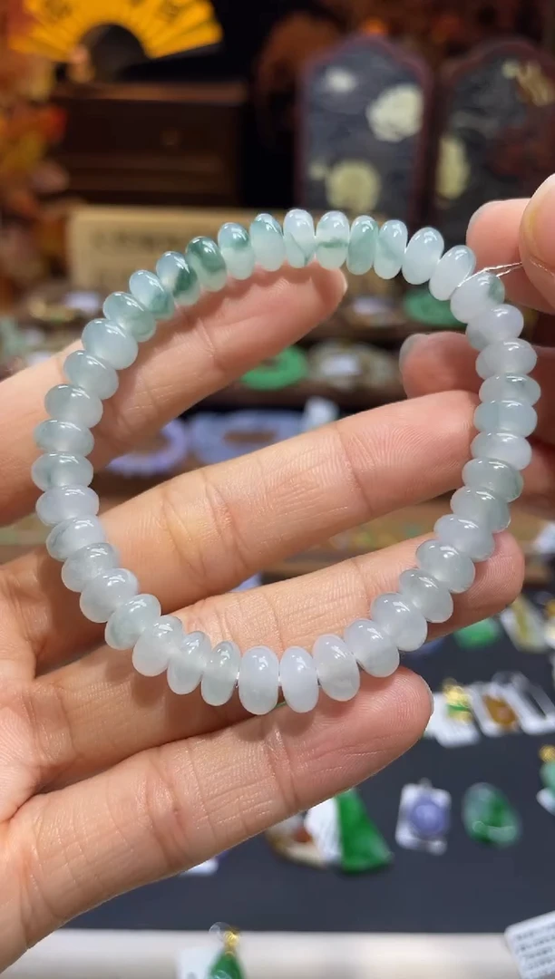 颈饰未镶嵌翡翠手串