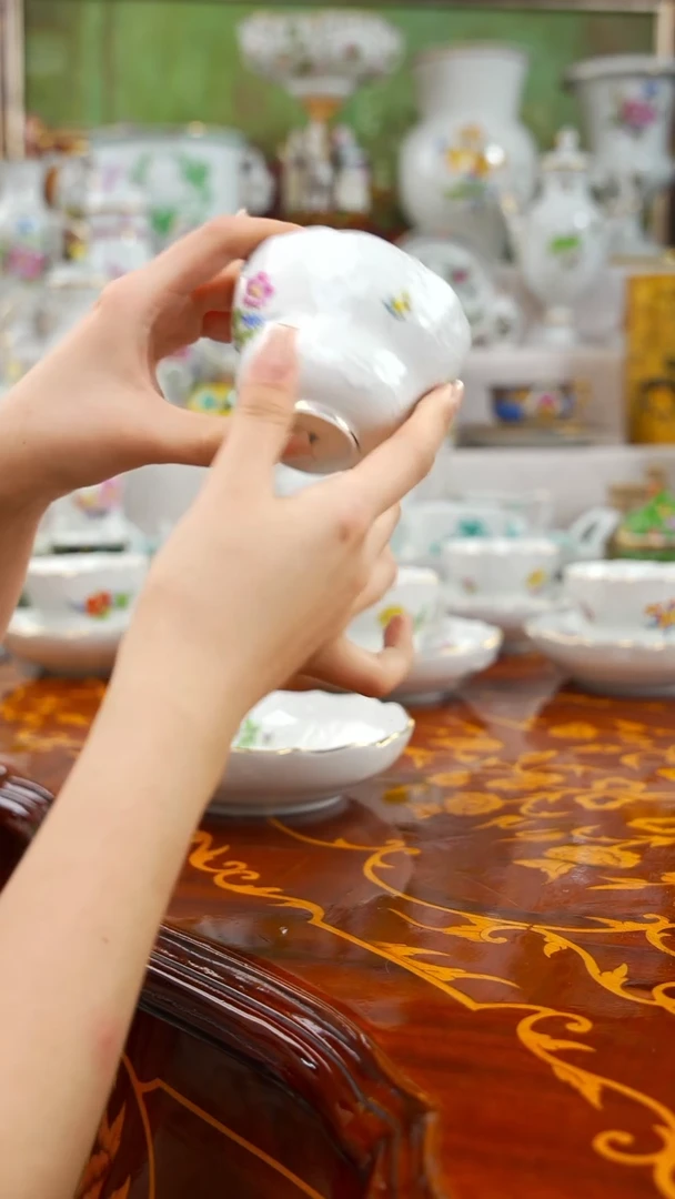 摆件爱***子米多家中古瓷器如图所示93