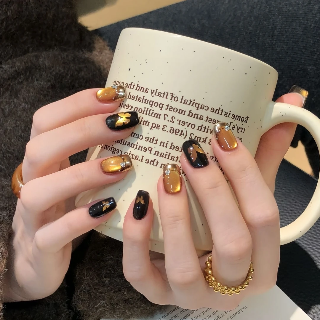 【黑金蝴蝶】秋冬金色蝴蝶猫眼美甲穿戴甲片短款法式高级感显白美甲