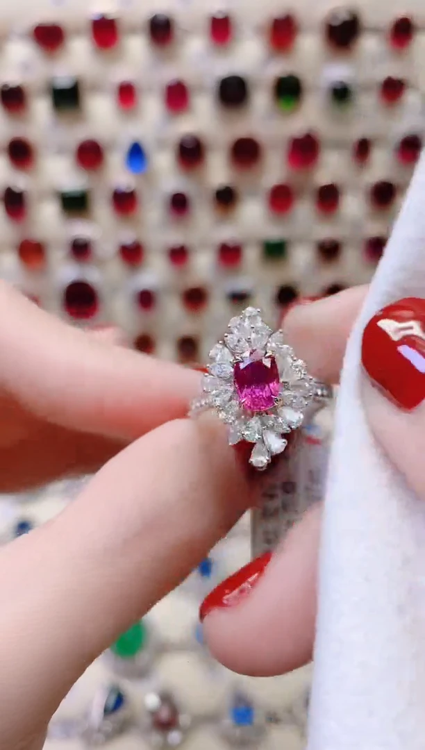 18K金镶嵌戒指红宝石1