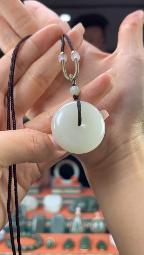 和田玉未镶嵌颈饰佩佩30mm左右