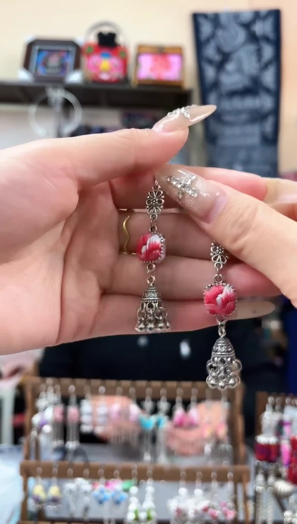 织绣民族风非遗老绣苗银饰品102*