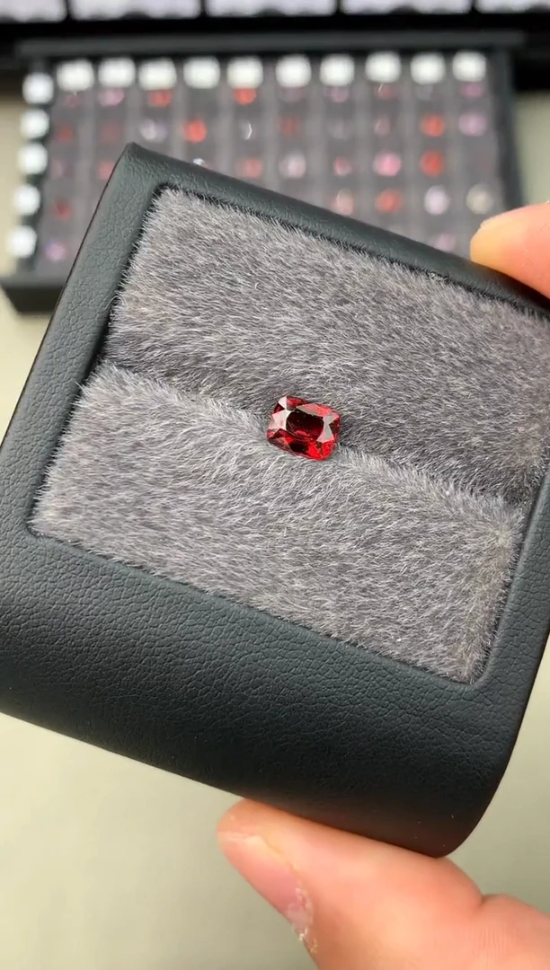【闪购商品】定制尖晶石裸石未镶嵌1.19ct 枕型 红色调
