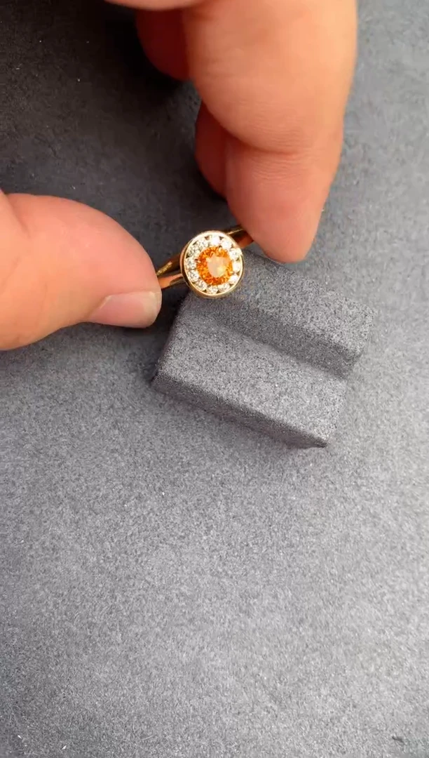 【闪购商品】石榴石戒指18K金镶嵌1ct芬达戒指