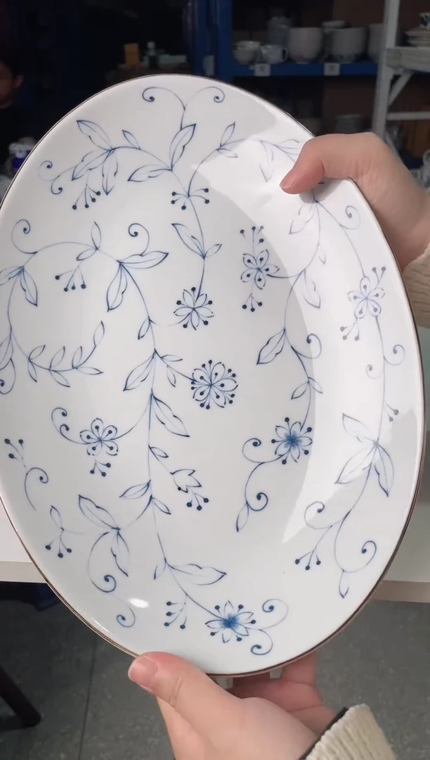 陶瓷线唐草12.4英寸椭圆大盘