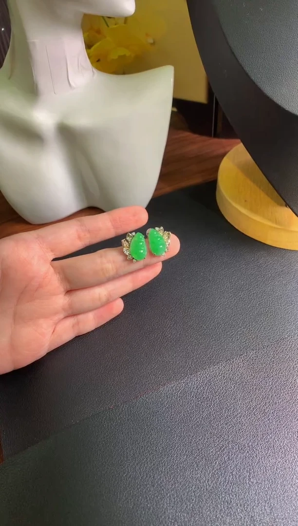 银S925镶嵌翡翠耳饰翠