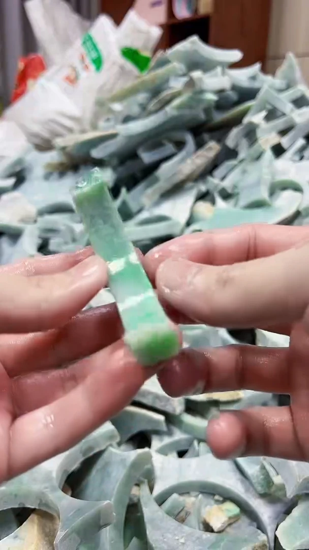翡翠裸石缅甸翡翠A货文7637