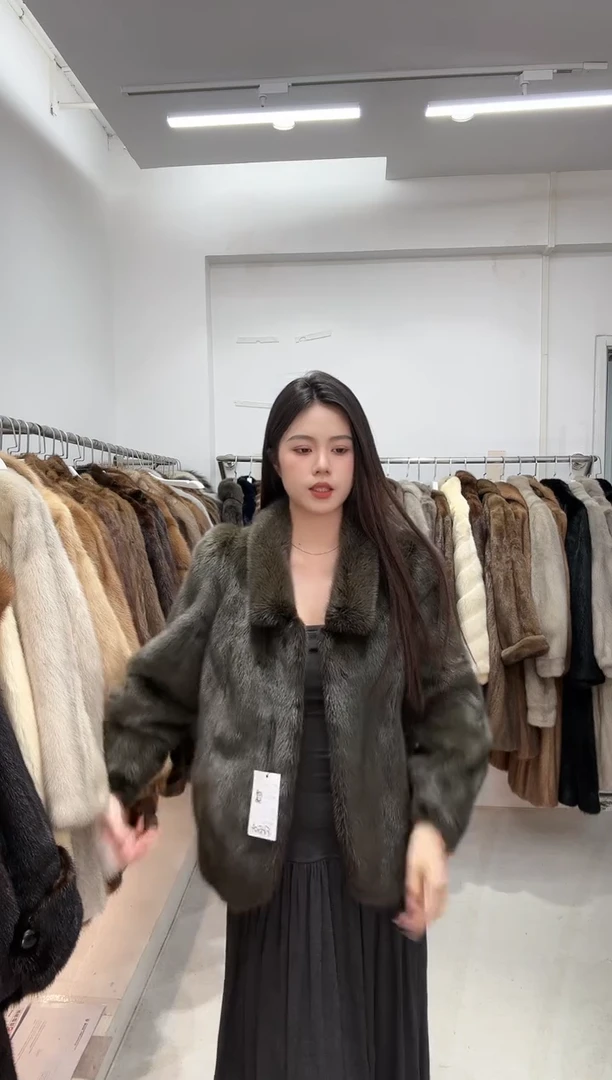 反季买皮草别墅靠大海