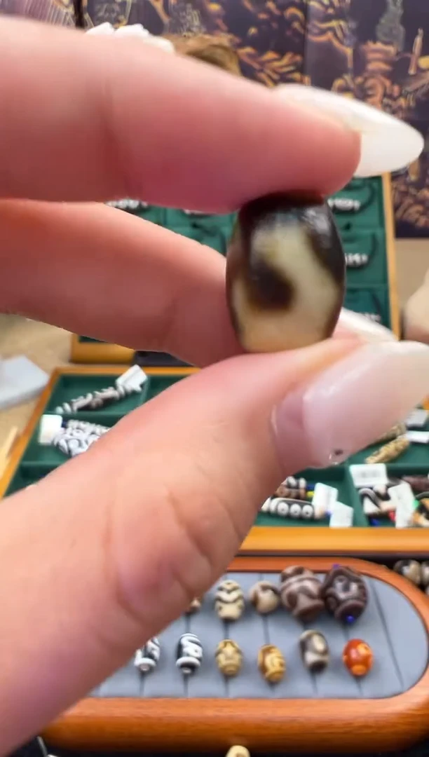 玛瑙/玉髓吊坠(不含链)未镶嵌16.（微瑕随机发货）