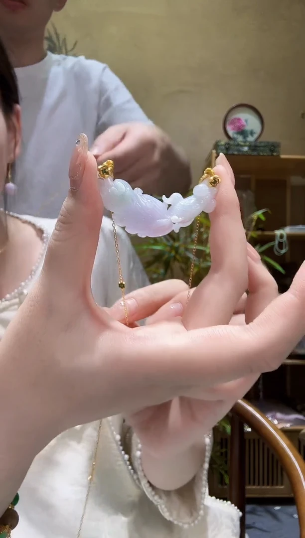 翡翠未镶嵌颈饰吊坠
