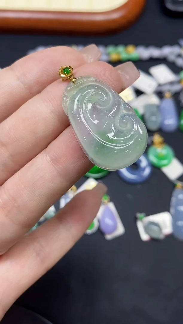 吊坠(不含链)18K金镶嵌翡翠如意18K金扣镶嵌@@CMT