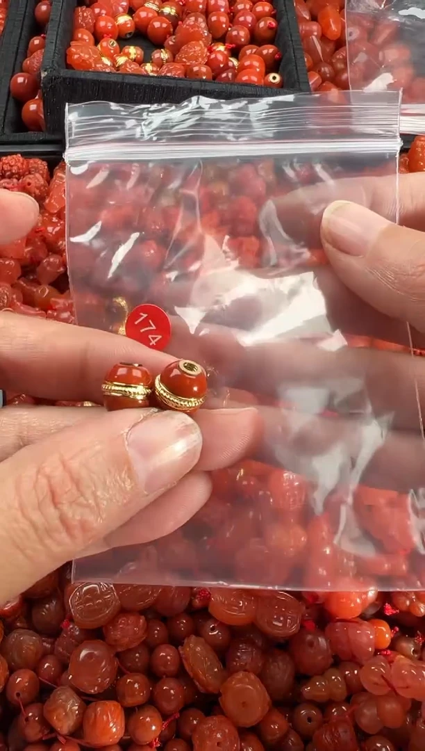 【闪购商品】南红玛瑙颈饰未镶嵌1