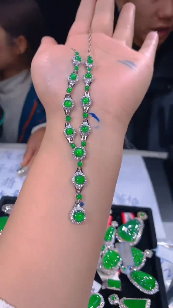 【闪购商品】定制翡翠未镶嵌100多样性发货（发其一）